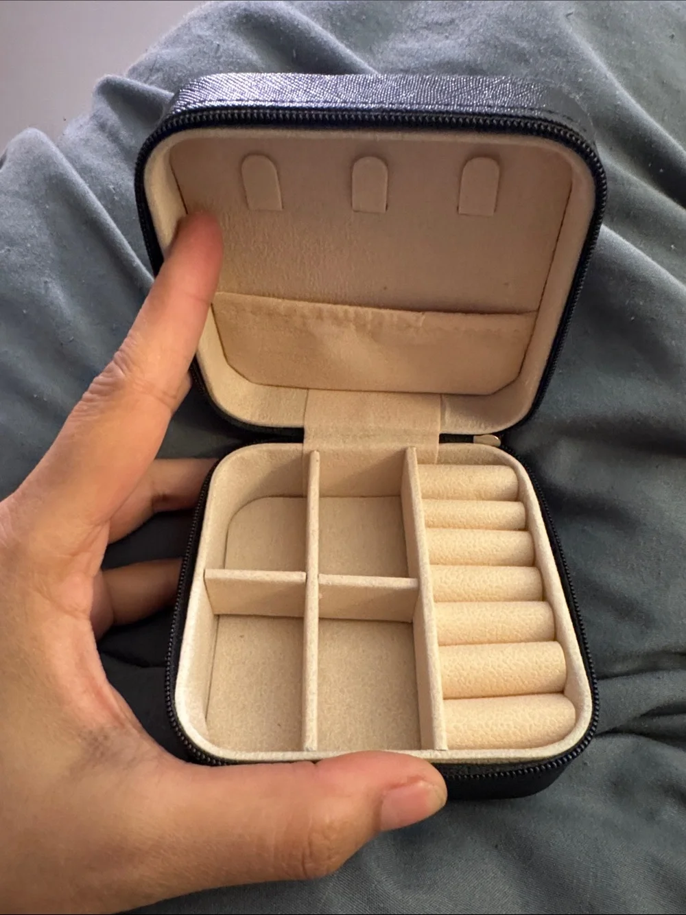 H&M Black Travel Jewelry Case with Beige Interior Organizer